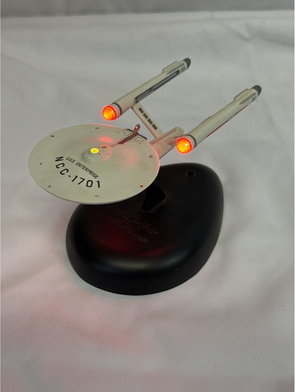 Hallmark Keepsake Star Trek U.S.S. Enterprise NCC-1701 Sound Light
